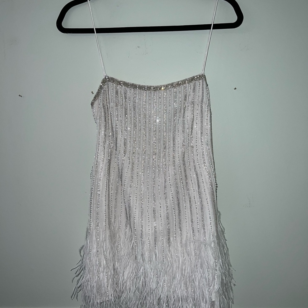 Retrofête White Sequin Feather Mini Dress - Picture 5 of 8